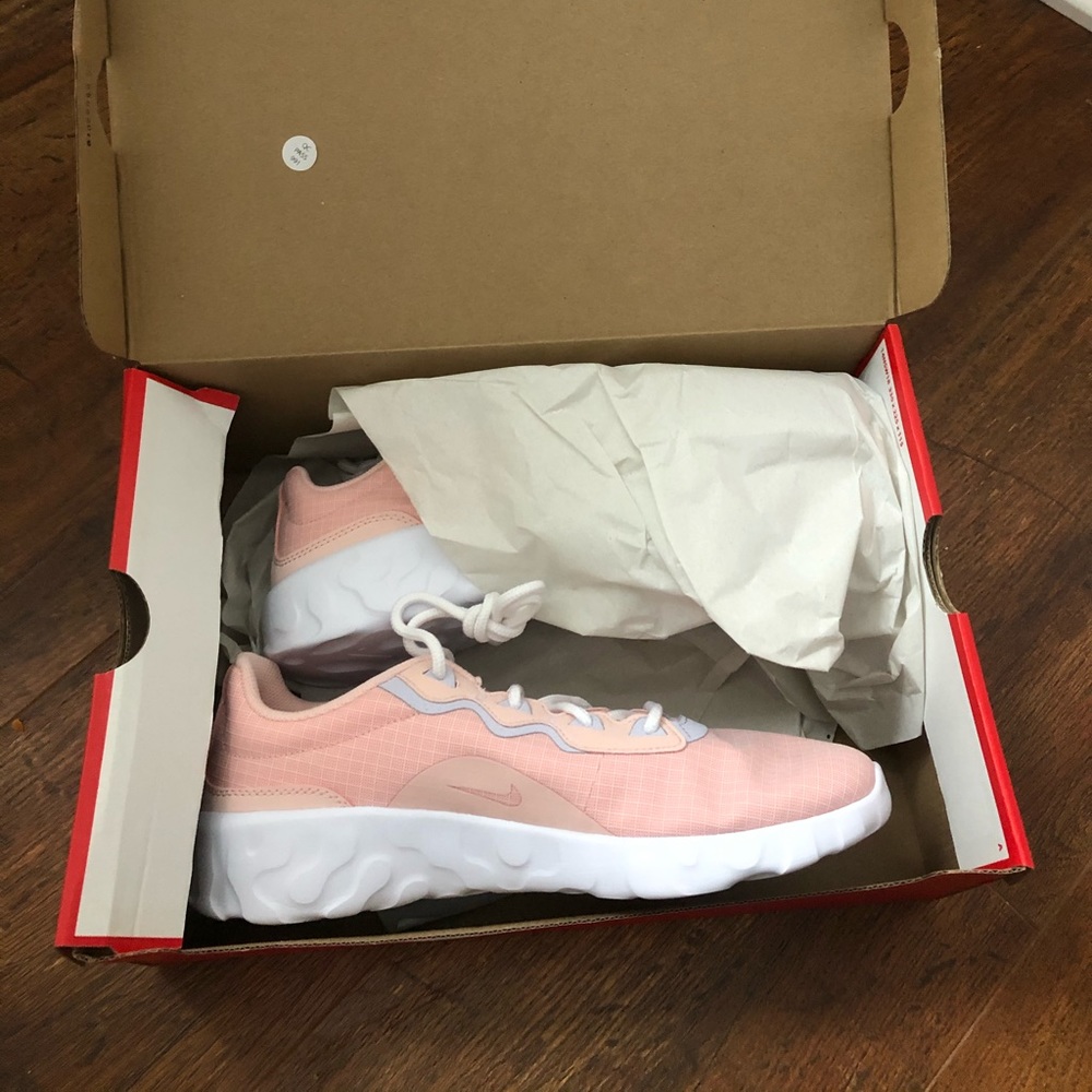 Womens nike shoe